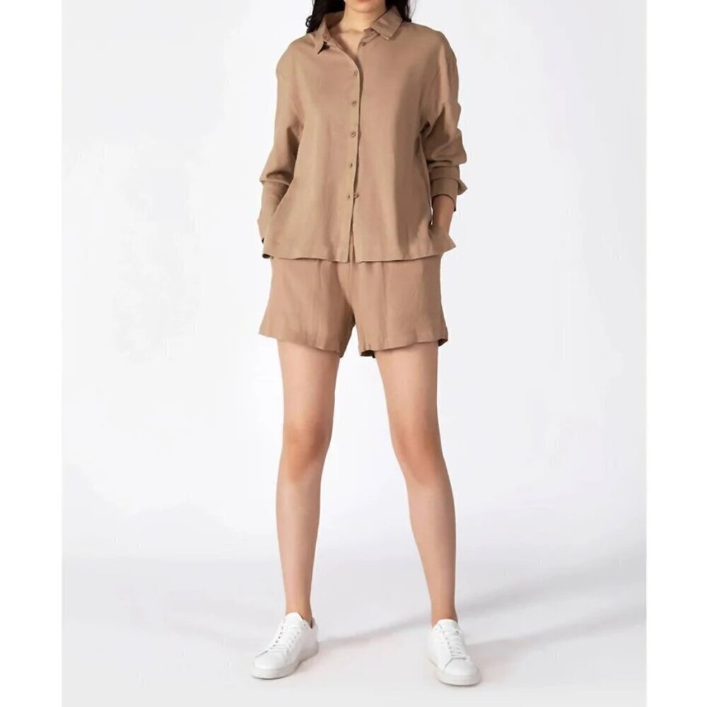 Black Tape Women's Size Large Beige / Tan Button-Down Blouse / Shirt NWT - Picture 2 of 6